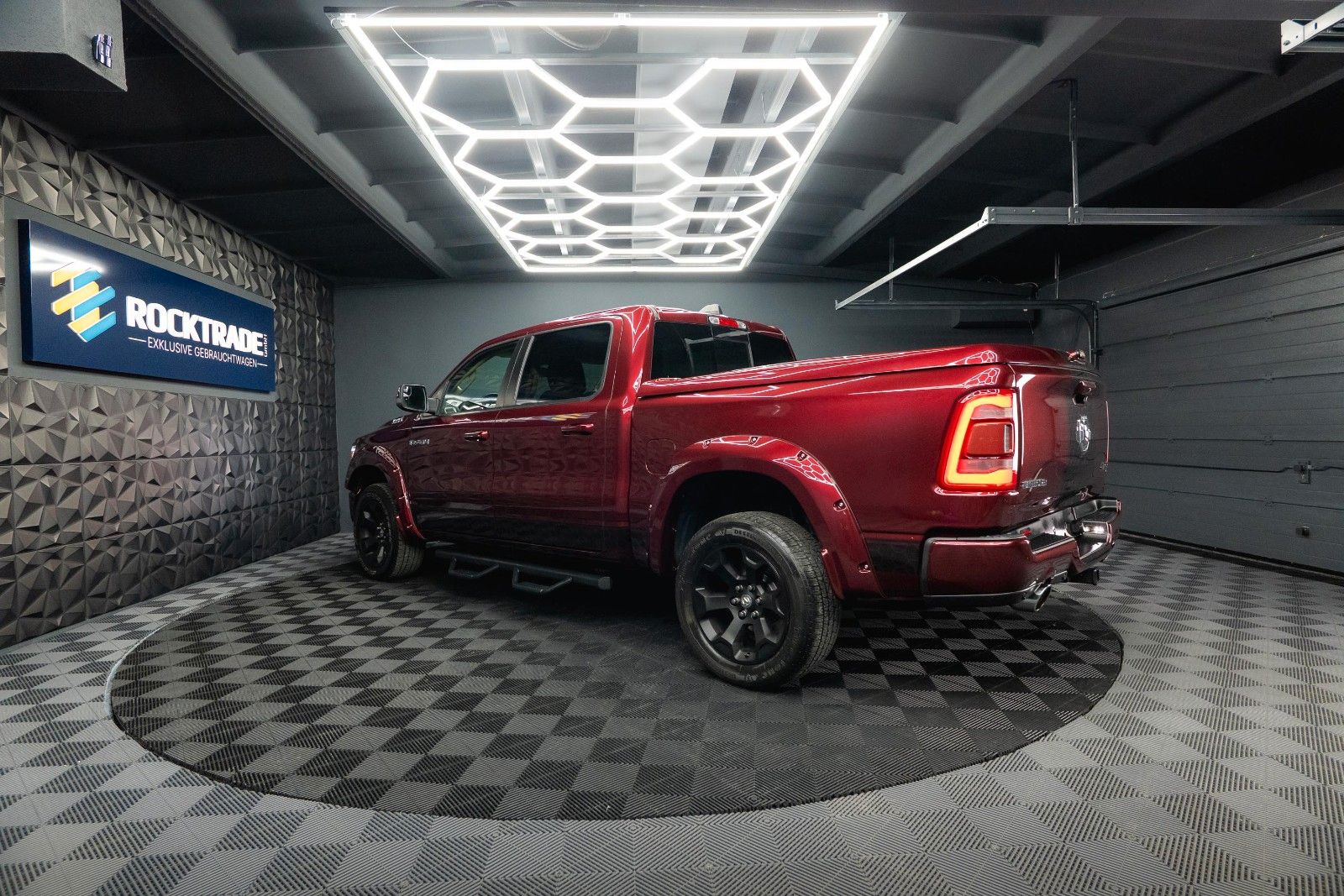 Fahrzeugabbildung Dodge RAM 5.7 V8 HEMI 4x4 OFFROAD Night AXLE LOCK 19%