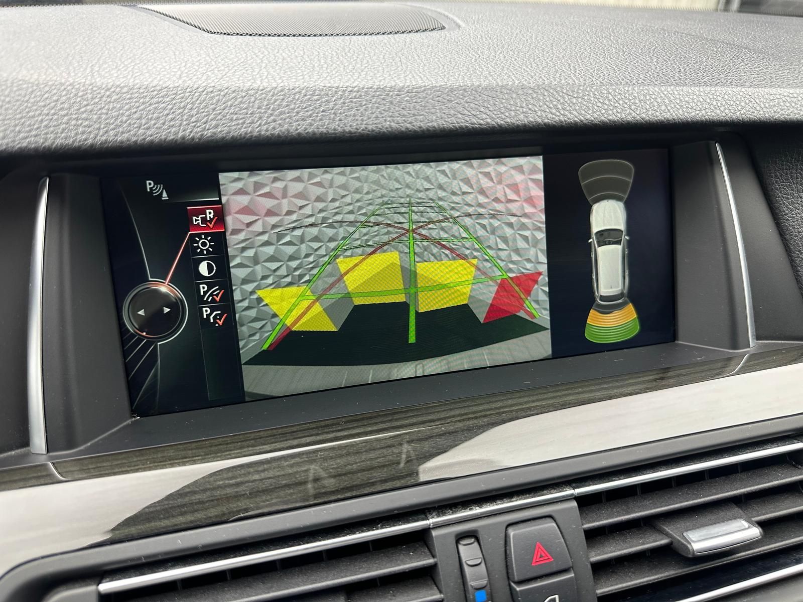 Fahrzeugabbildung BMW 530d XDRIVE/ACC/PANO/H&K/360°/HUD/KEYLES/DAB/DA+