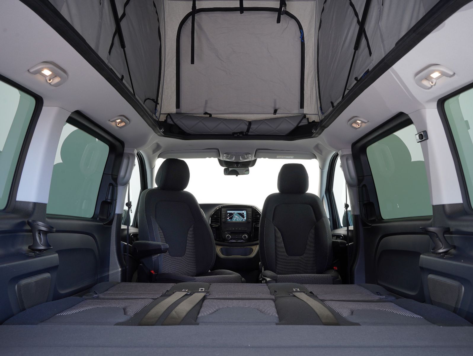 Fahrzeugabbildung Pössl VANSTAR Vito Tourer 119 CDI Pro 4x4 lang MARKISE