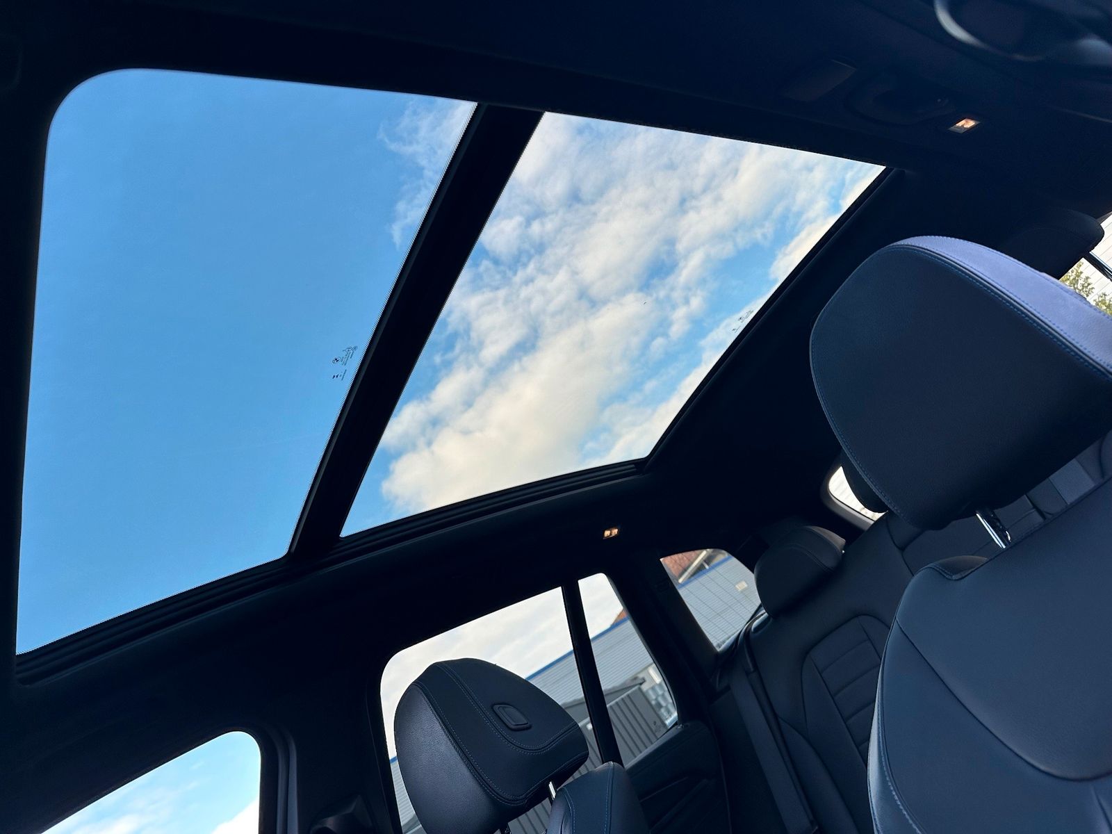 Fahrzeugabbildung BMW iX3 Impressive M Sport NAV+LED+PANO+AHK+HUD+360°