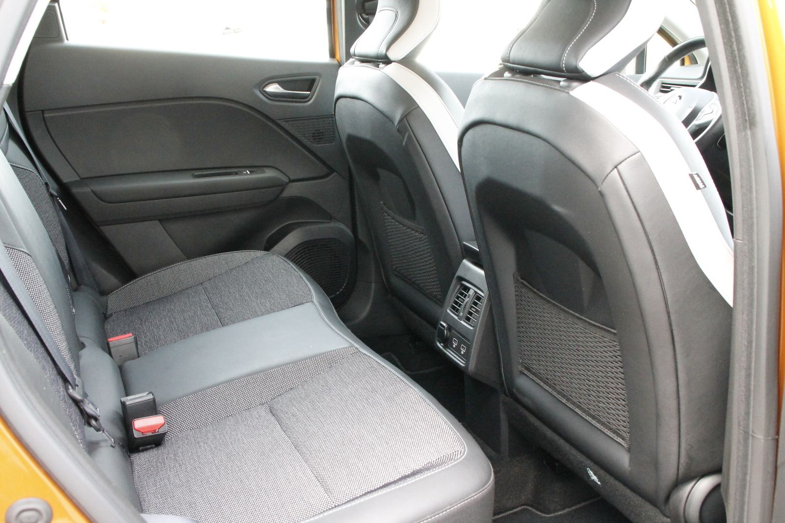 Fahrzeugabbildung Renault Captur II INTENS TCe 140 EDC