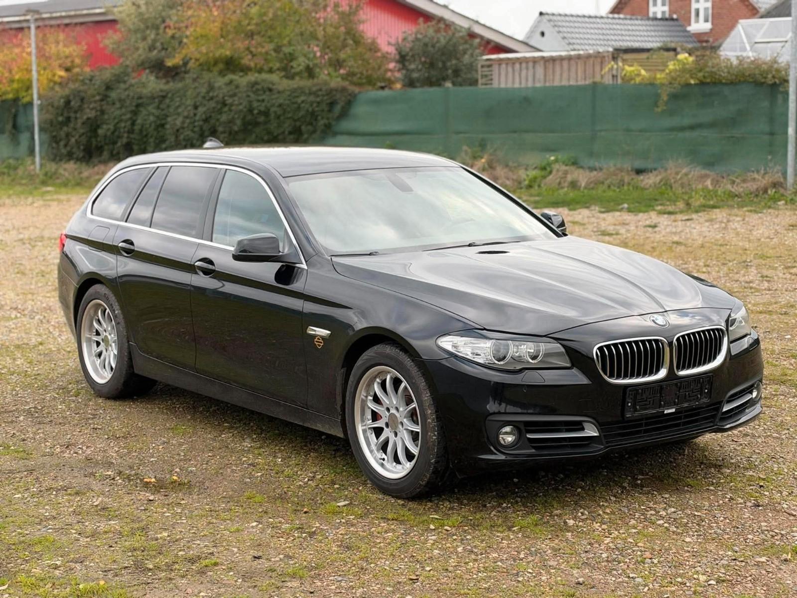 BMW 520 2011 — interior