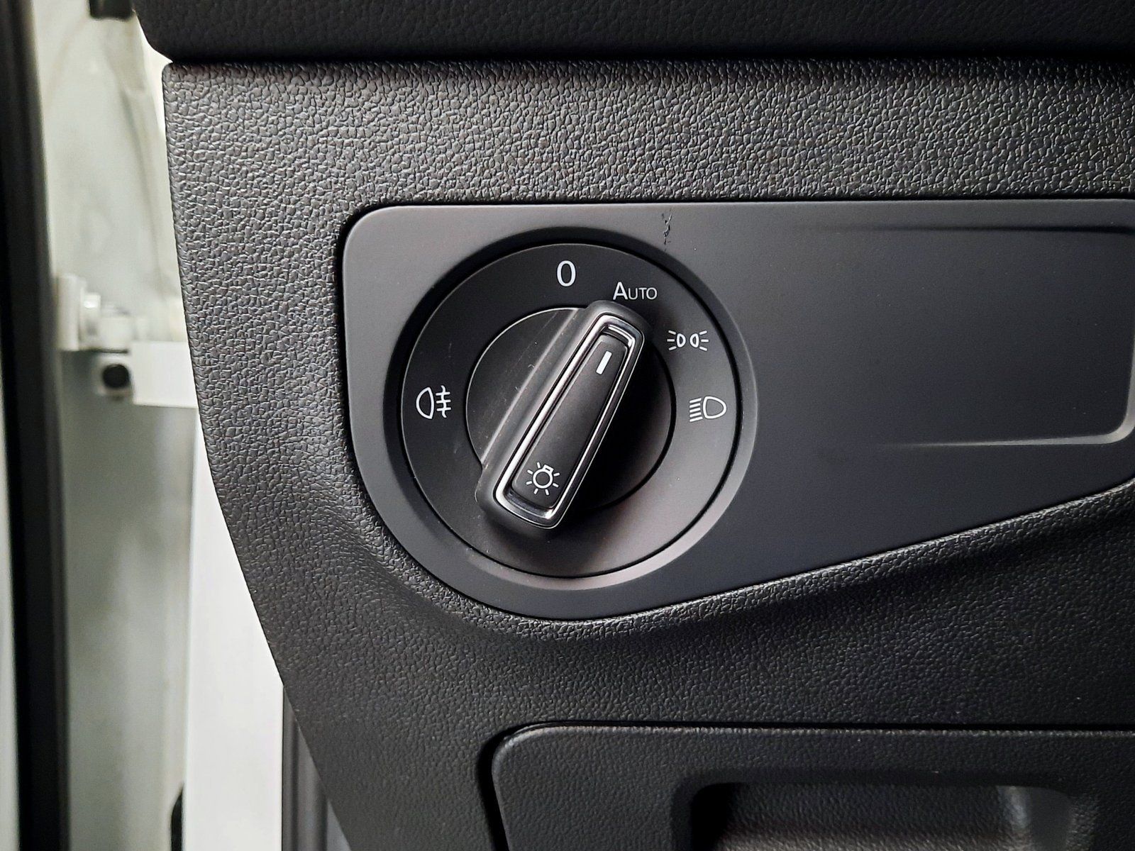 Fahrzeugabbildung Volkswagen Tiguan Active TSI *Navi*Cam*LED*PDC*Sitzhzg*ACC*