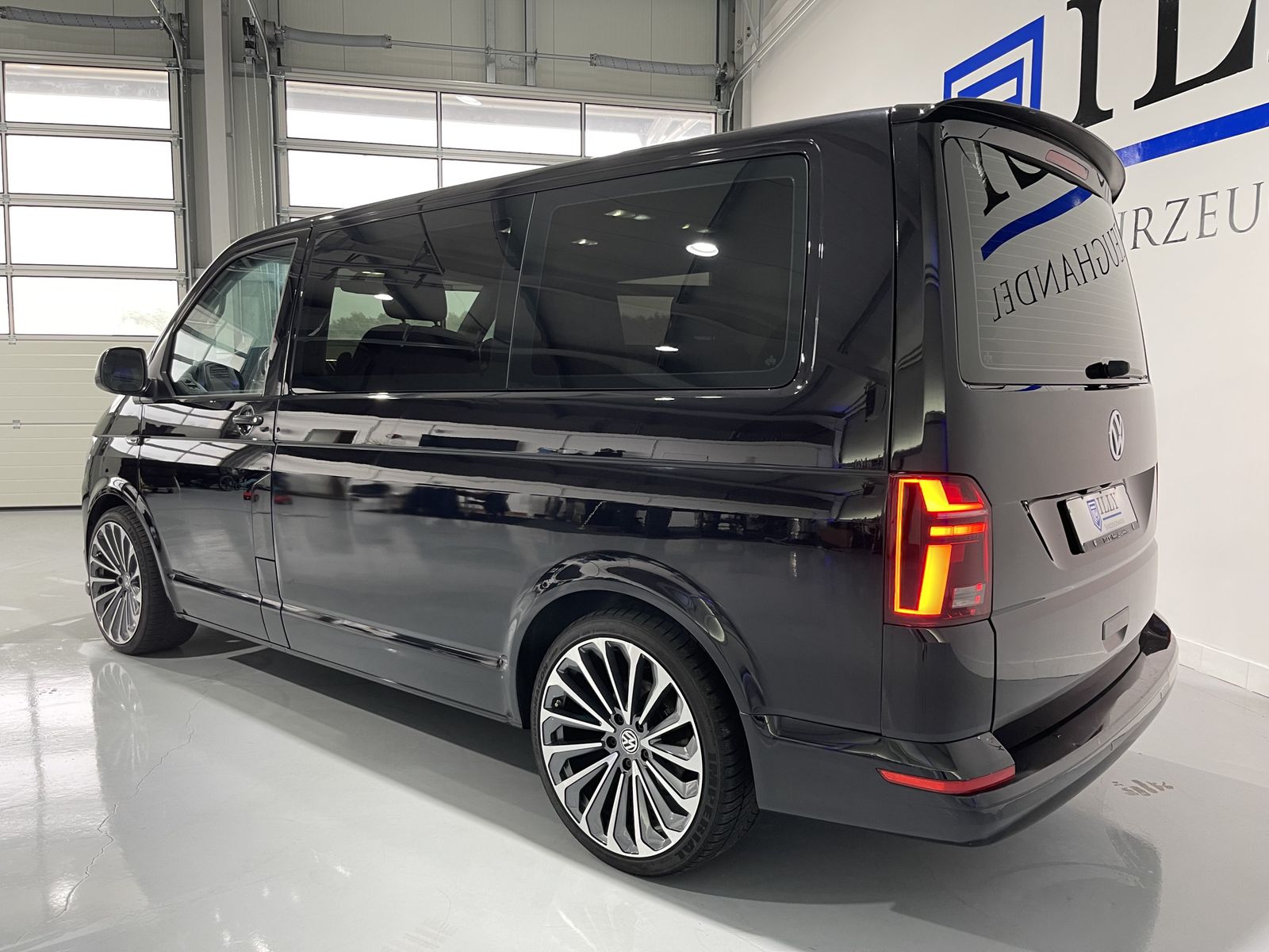Fahrzeugabbildung Volkswagen T6 Multivan 6.1 2.0 TDI*Trendline*LED*Cam*AHK*