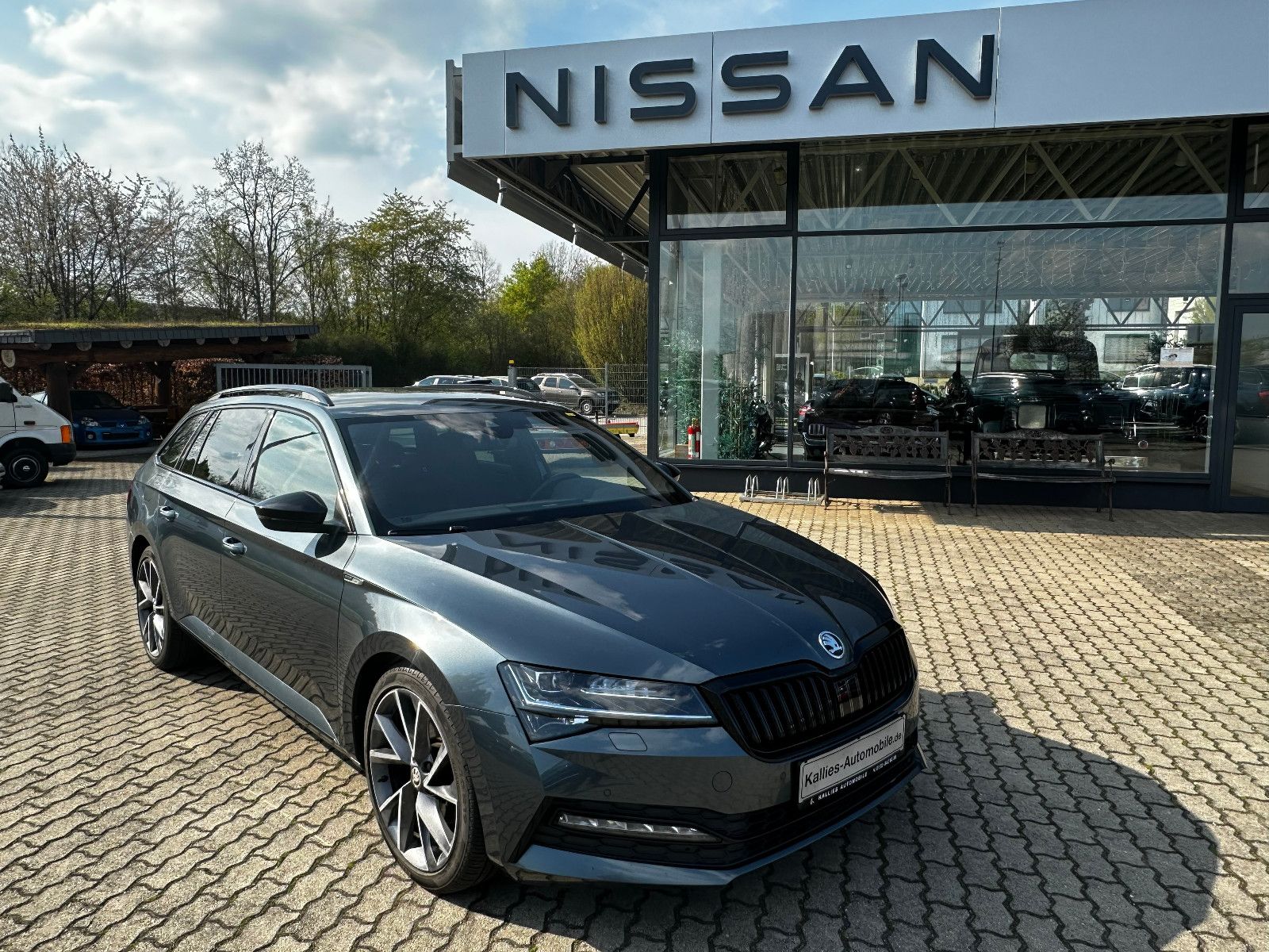 Fahrzeugabbildung SKODA Superb Combi Sportline 4x4