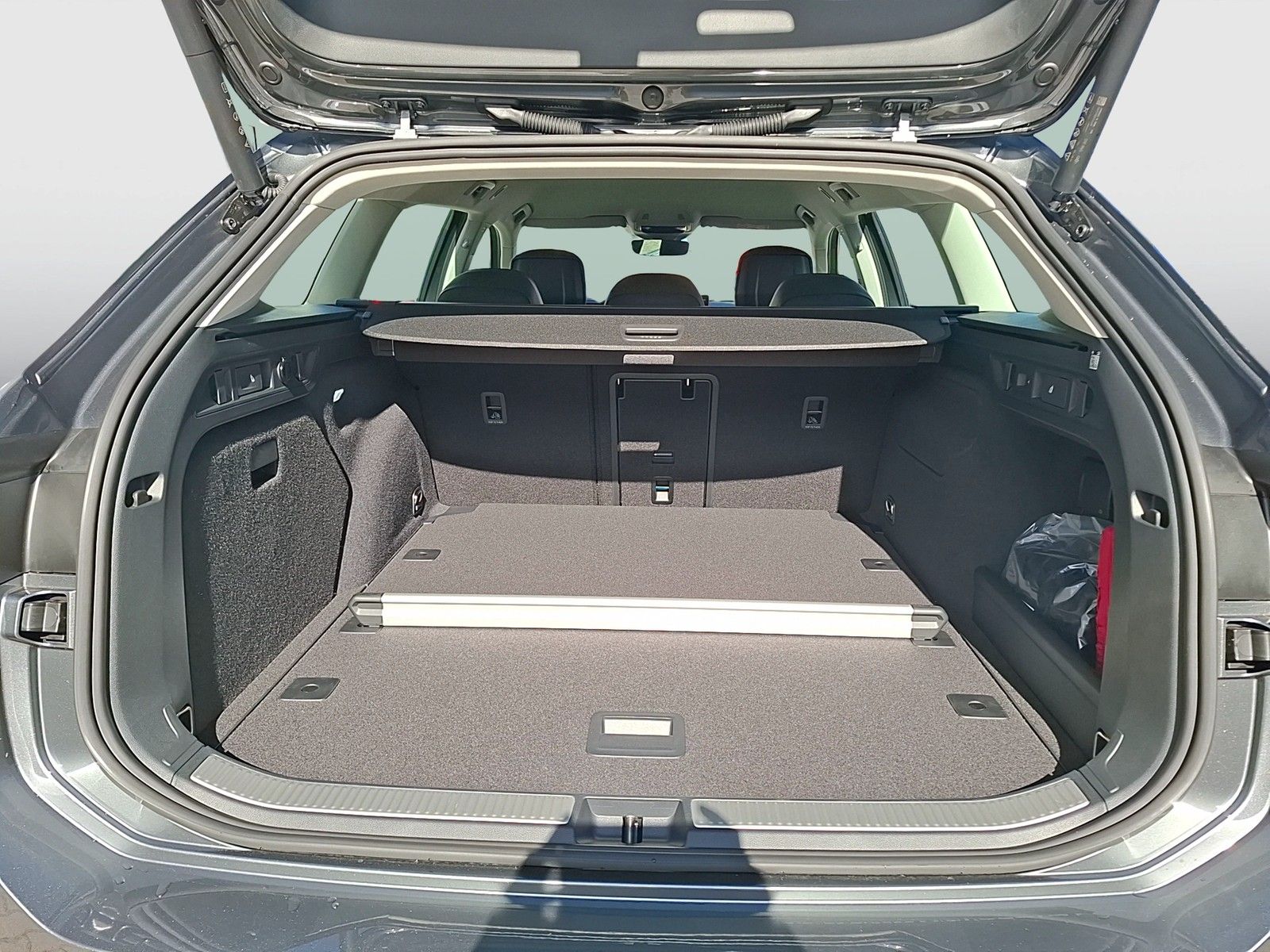 Fahrzeugabbildung Volkswagen Passat Variant TDI Elegance DSG Matrix AHK Navi