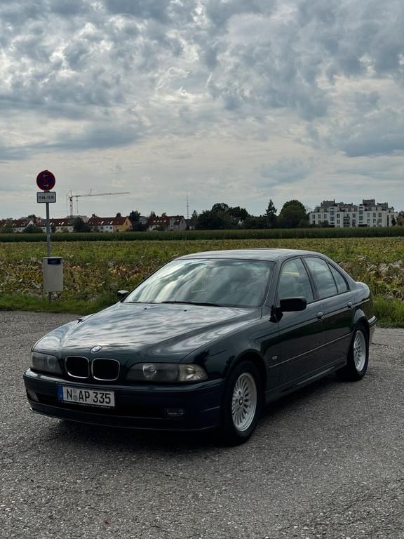 BMW 523