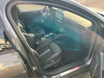 Bild 13 Ford Focus Turnier ST X Sportpaket HUD Navi Leder dig