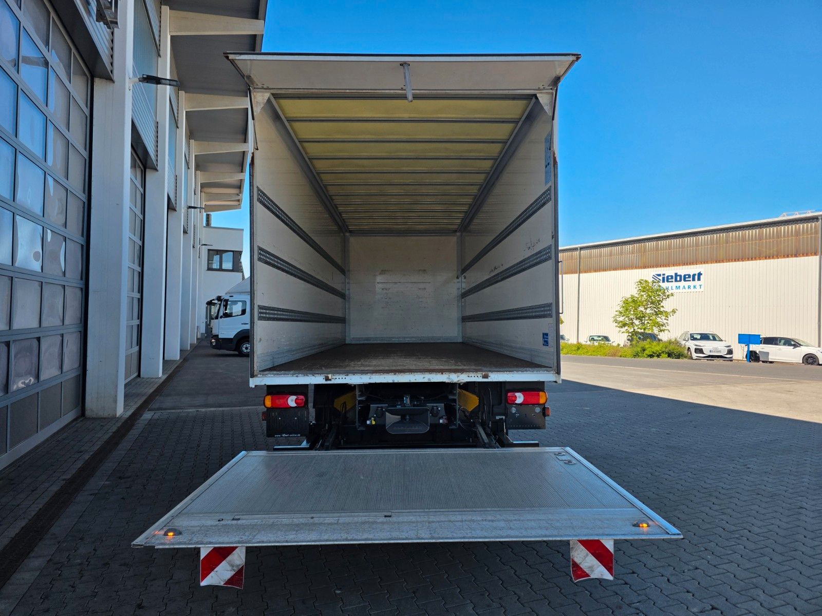 Fahrzeugabbildung Iveco Eurocargo 120E25 LBW 1.500kg Klima Standheizung