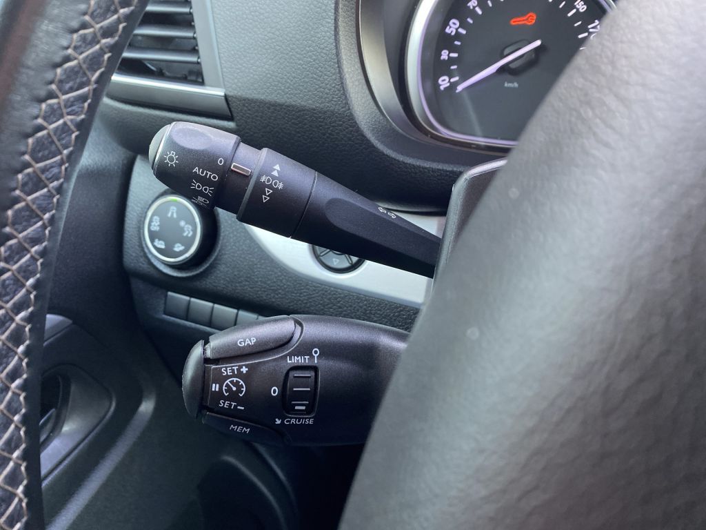 Fahrzeugabbildung Citroën Spacetourer M 2.0 BlueHDi 150 Rip Curl *8-Sitzer