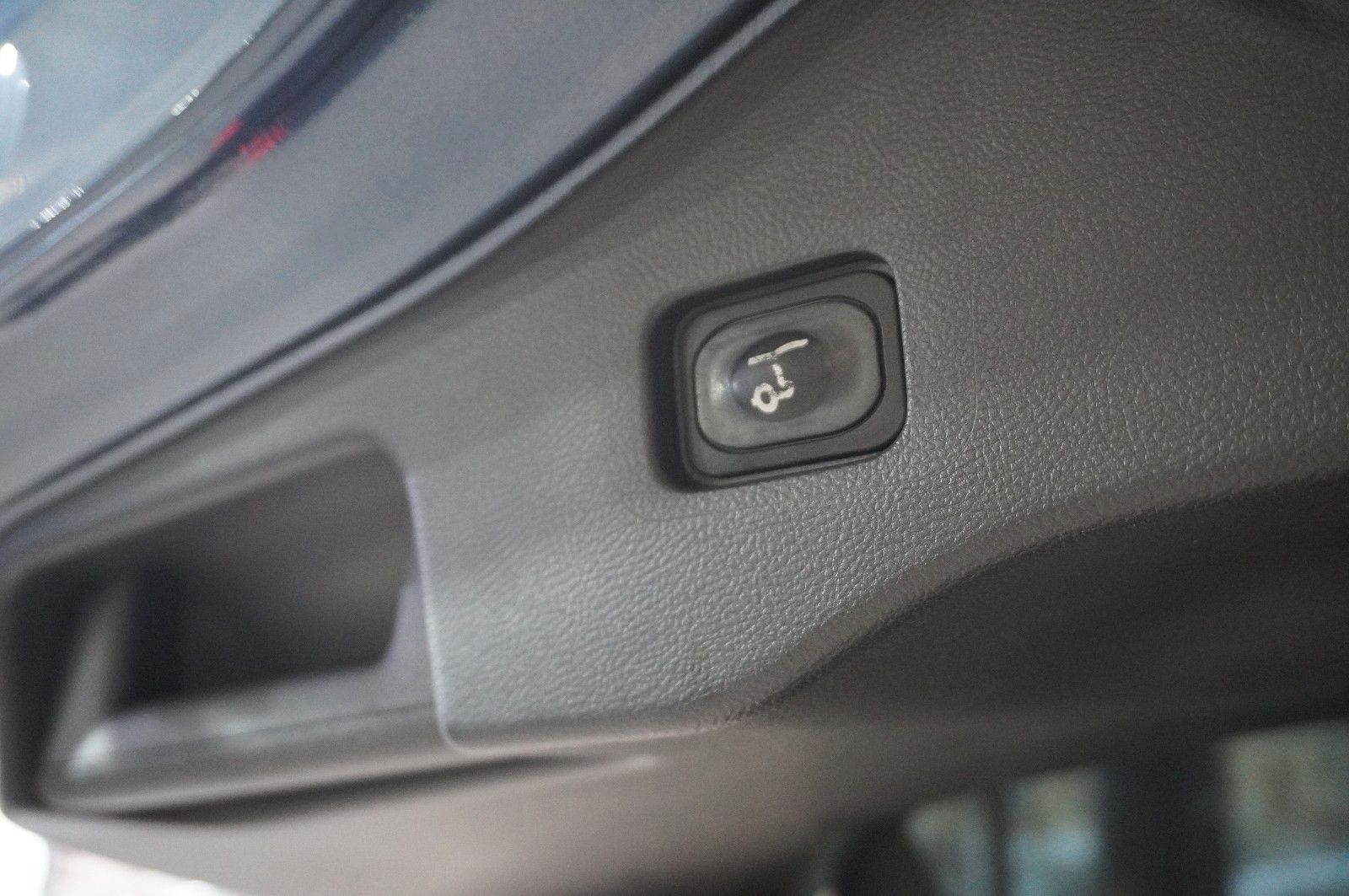 Fahrzeugabbildung Ford Mondeo Turnier 2.0 TITANIUM NAVI/LED/KAMERA/DAB+