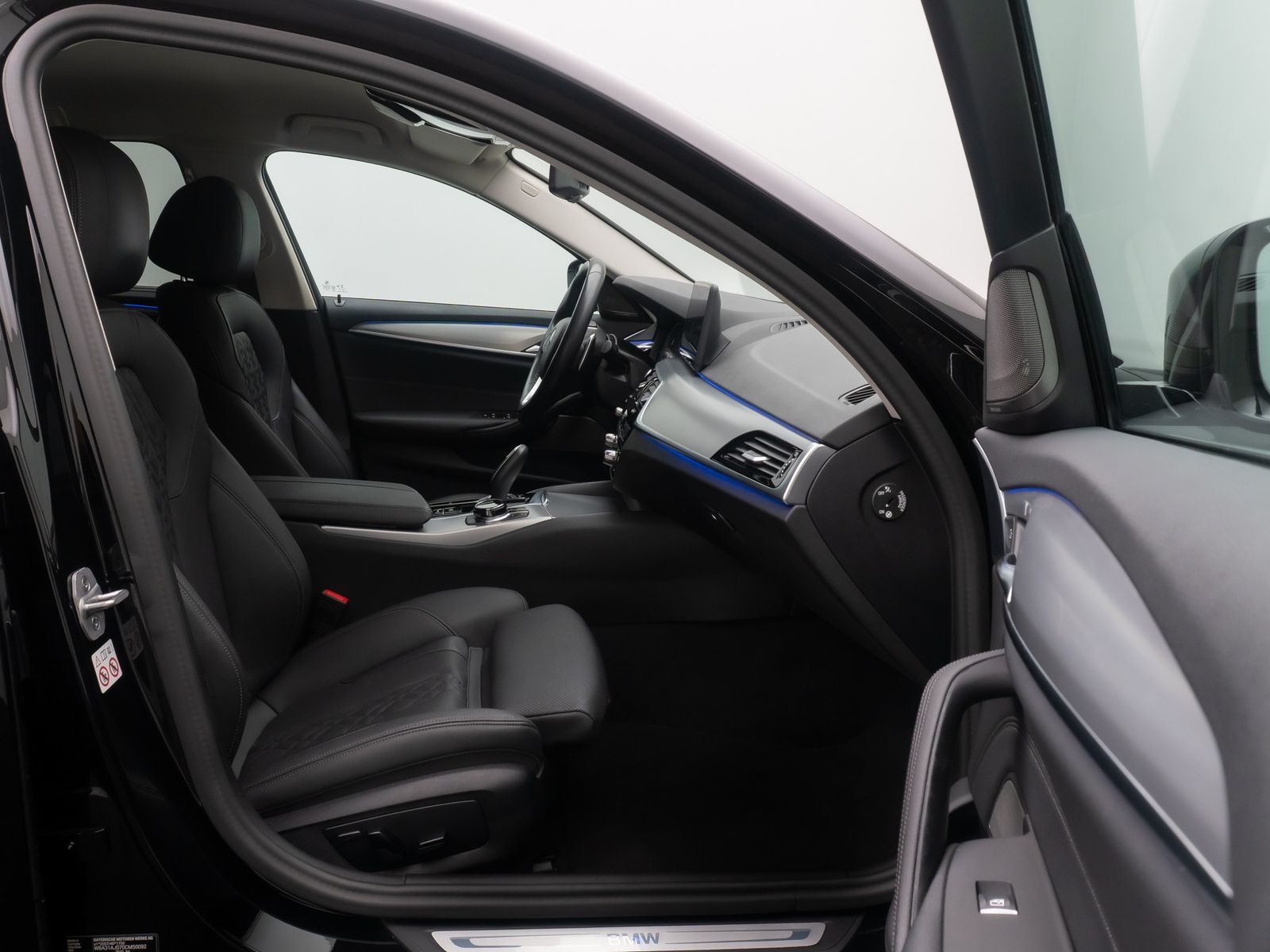 Fahrzeugabbildung BMW 530d xD ACC HUD DAB Kamera AHK Alarm H/K Sport