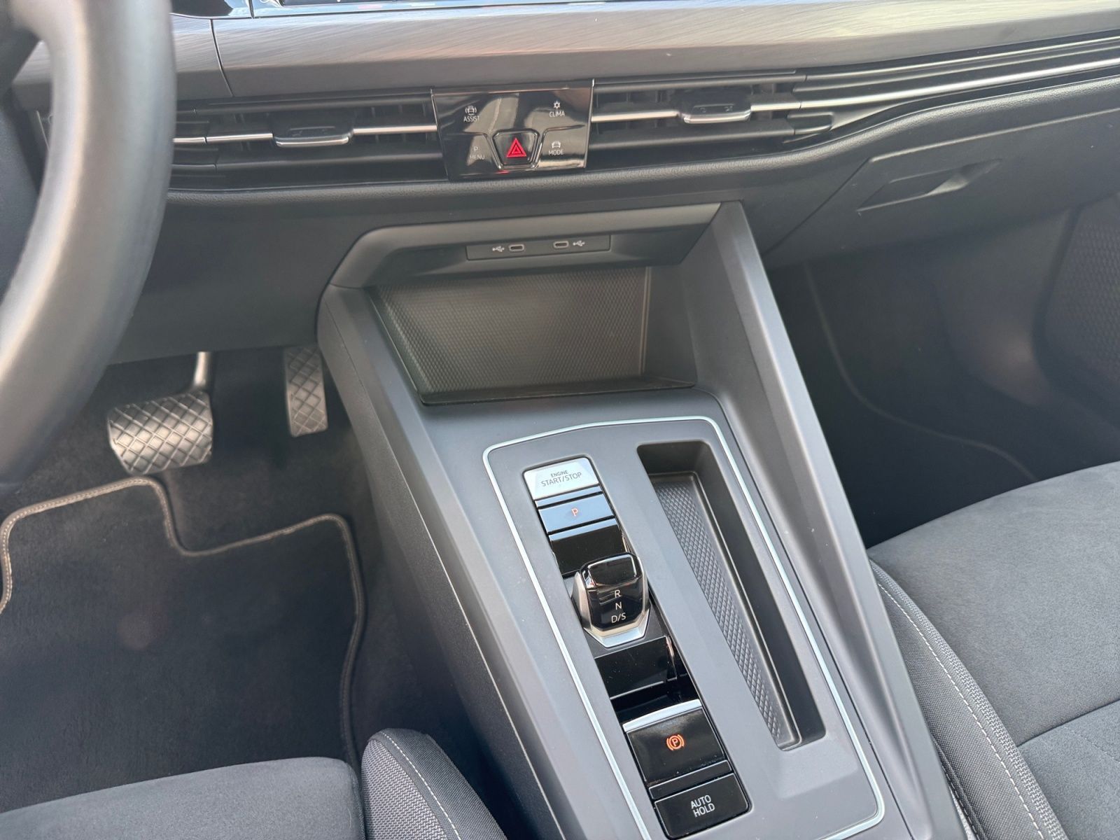 Fahrzeugabbildung Volkswagen Golf VIII 2.0 TDI Style AHK MATRIX-LED