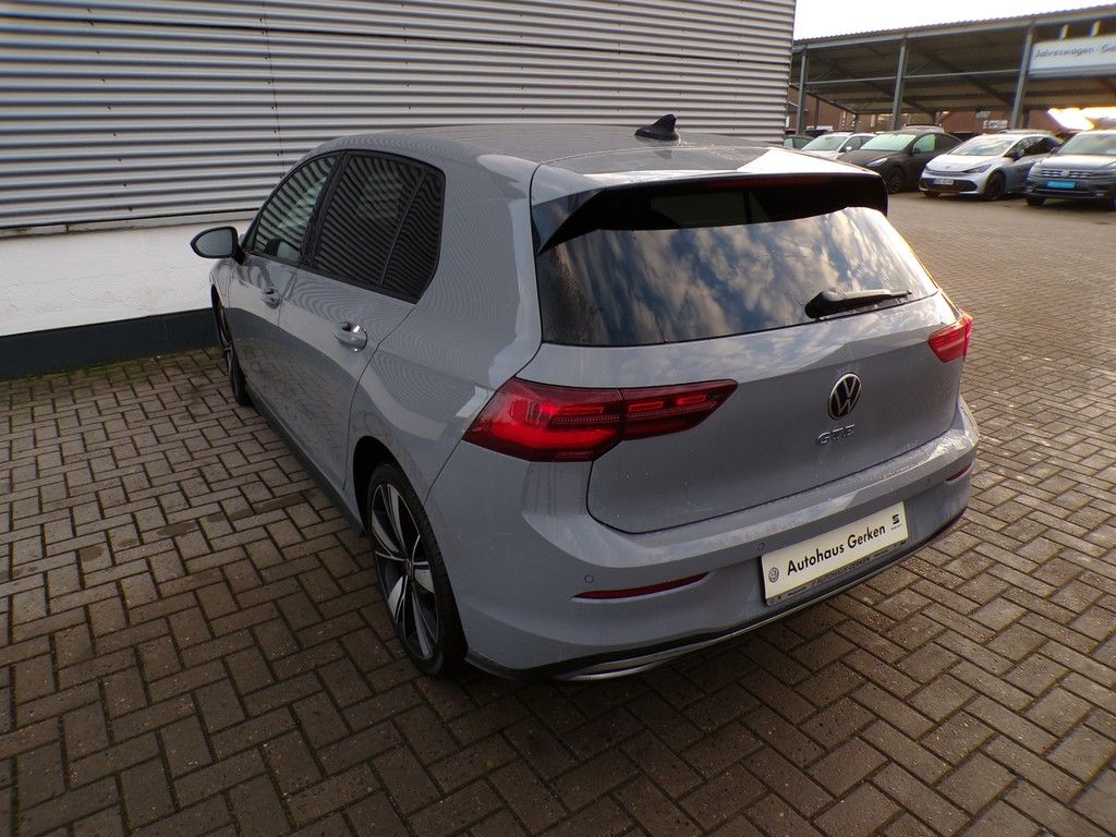 Fahrzeugabbildung Volkswagen Golf VIII 1,4 GTE DSG *LEDMatrix*NAVI*DigitalCoc