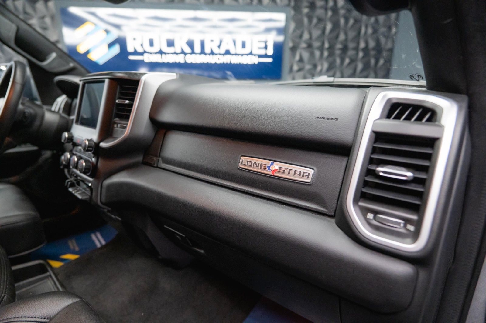 Fahrzeugabbildung Dodge RAM 5.7 V8 HEMI 4x4 OFFROAD Bodylift LONGBED LED