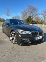 BMW 750d xDrive / M- Paket - BMW 750 in Duisburg