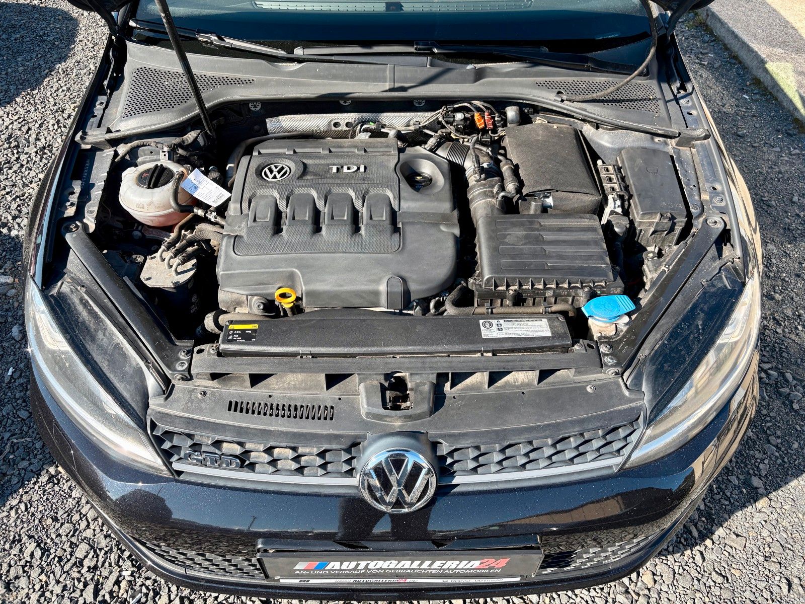 Fahrzeugabbildung Volkswagen Golf VII DSG GTD SPORT Navi Xenon 1.HAND AHK PDC