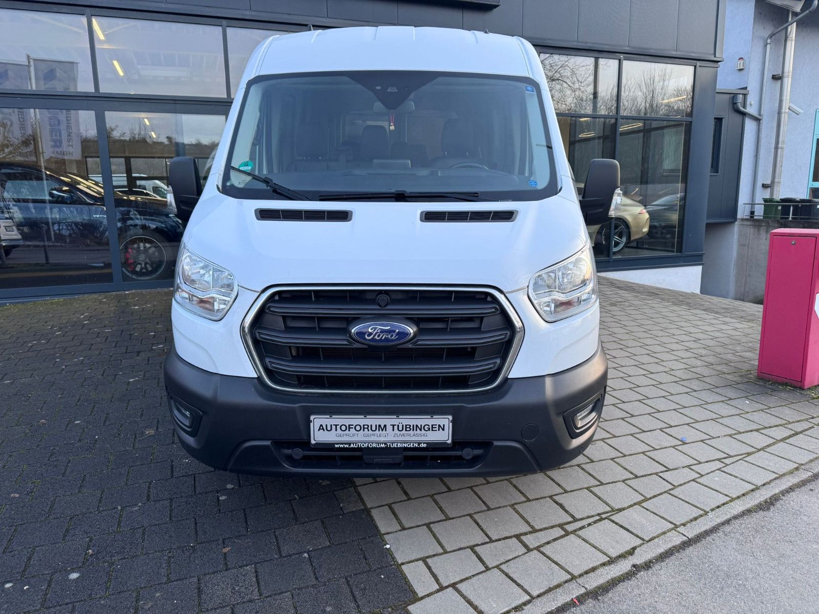 Fahrzeugabbildung Ford TRANSIT 330 L2H2* NAVI*2xKLIMA*LEDER*TEMP