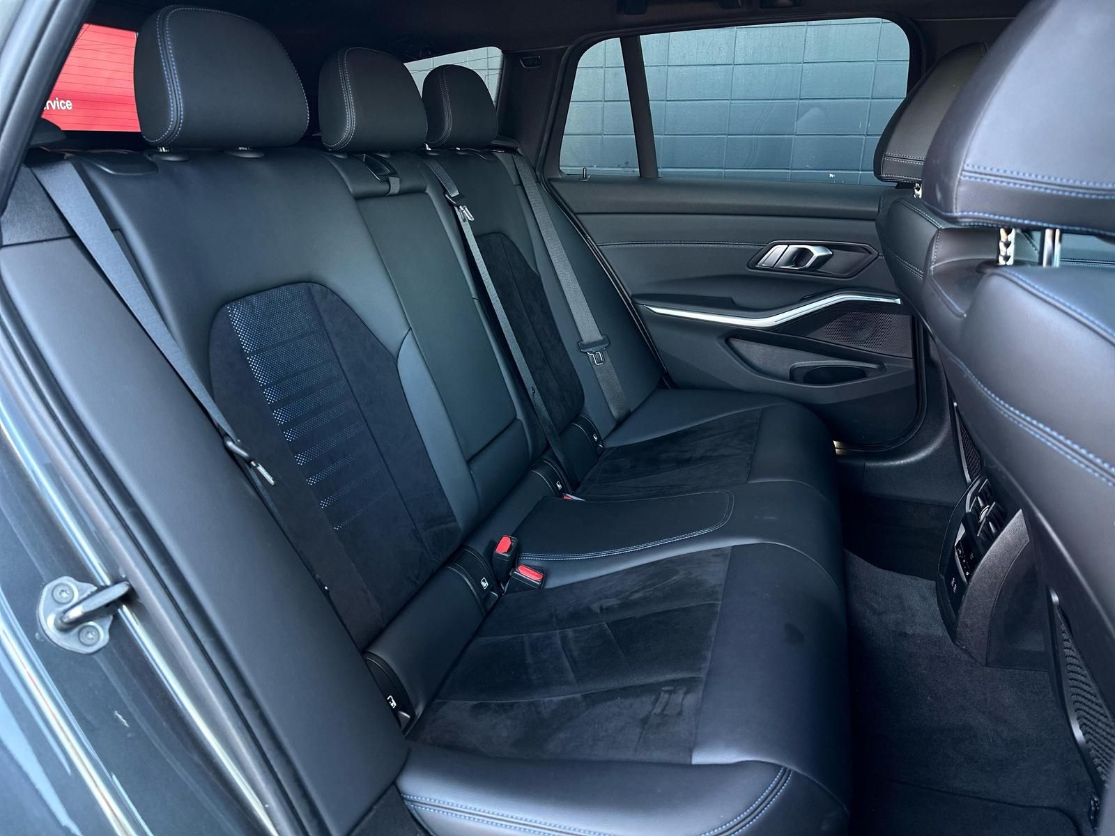 BMW 330e Touring M SPORT PAKET LED#KEYLE#SPUR#NAVI - Image 17