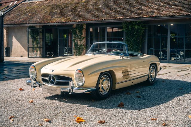 Mercedes-Benz 300 SL Roadster mit Hardtop und Scheibenbremsen