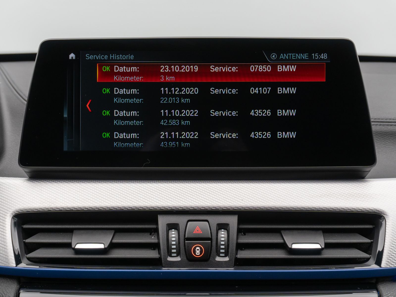 Fahrzeugabbildung BMW X1 sD18d M Sport HUD Memory LED ParkAss Komfort
