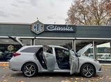 Toyota Auris Touring Sports Hybrid Team D*1.8*2.Hand* - Toyota Auris Team mit Hybrid-Antrieb (Benzin/Elektro)