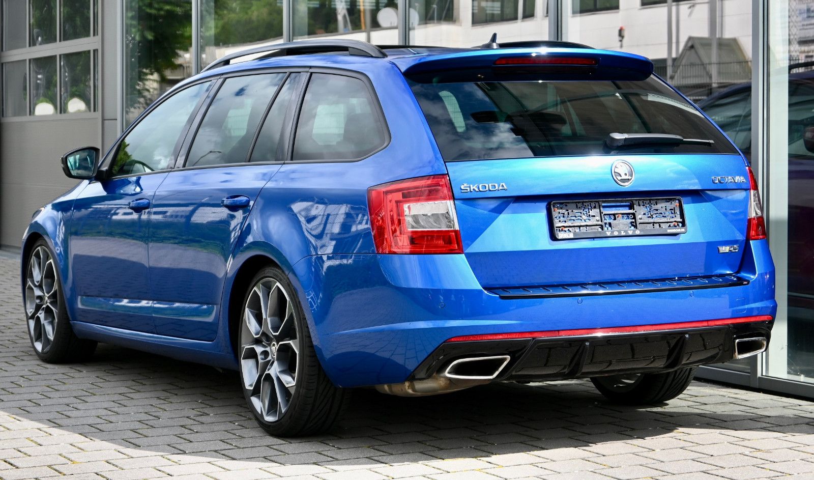 Fahrzeugabbildung SKODA Octavia 2.0 TDI Green tec DSG RS Combi °AHK°STHZ