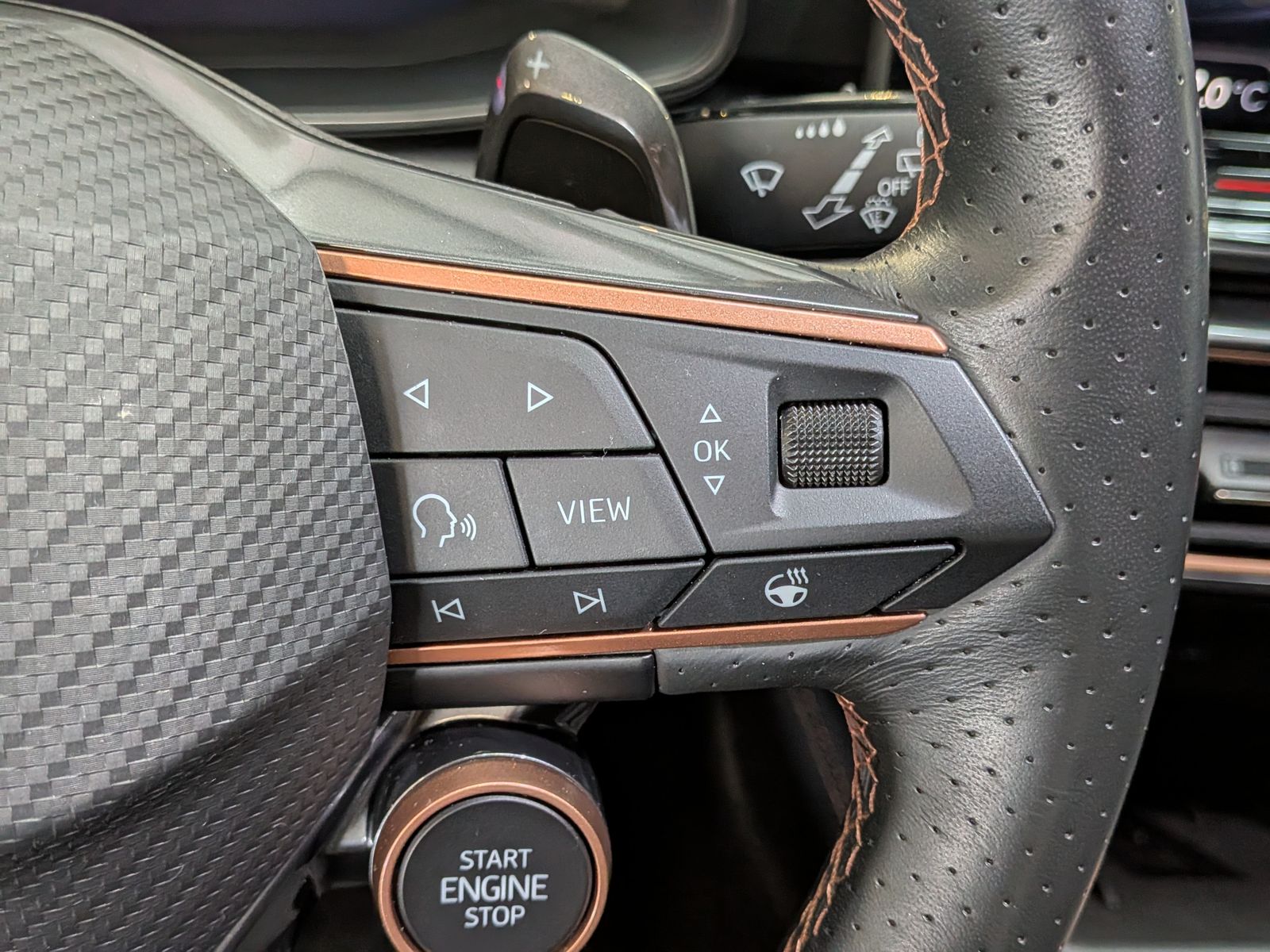 Fahrzeugabbildung CUPRA Leon 1.5 e-Hybrid MATRIX*ACC*EDGE*CARPLA*SoH100%