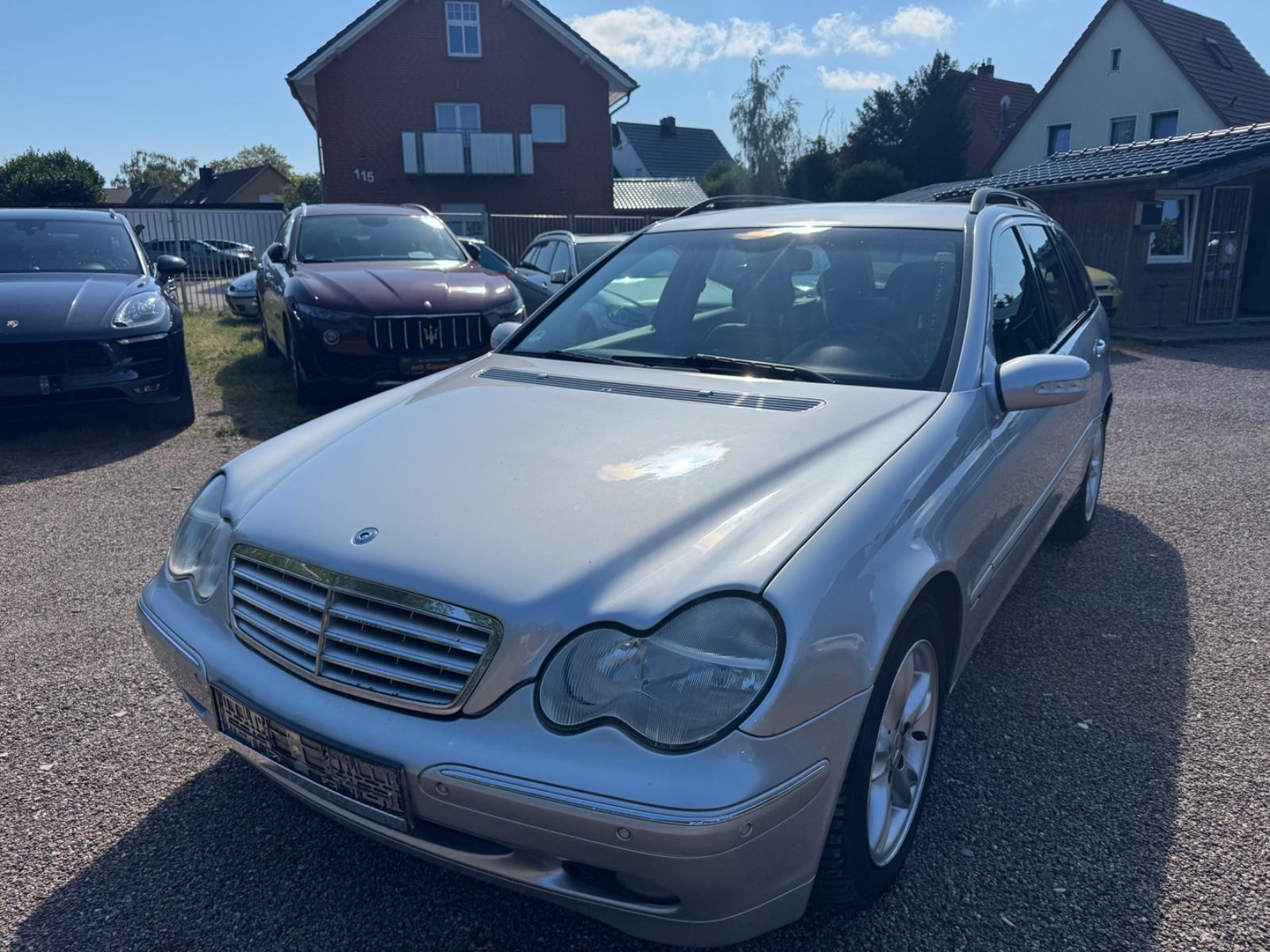 Mercedes-Benz C180 2004 — rear view