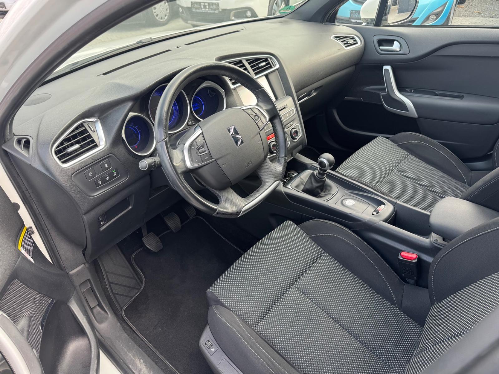 DS Automobiles DS4 DS 4 Basis 1.6 Blue-HDI / Navi / kamera