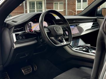 Audi Q8 - 10