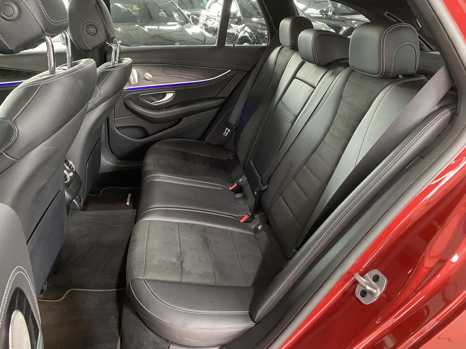 Fahrzeugabbildung Mercedes-Benz E 220 d T AMG/PANO/STHZG/´20/DIS/BUR/AHK/