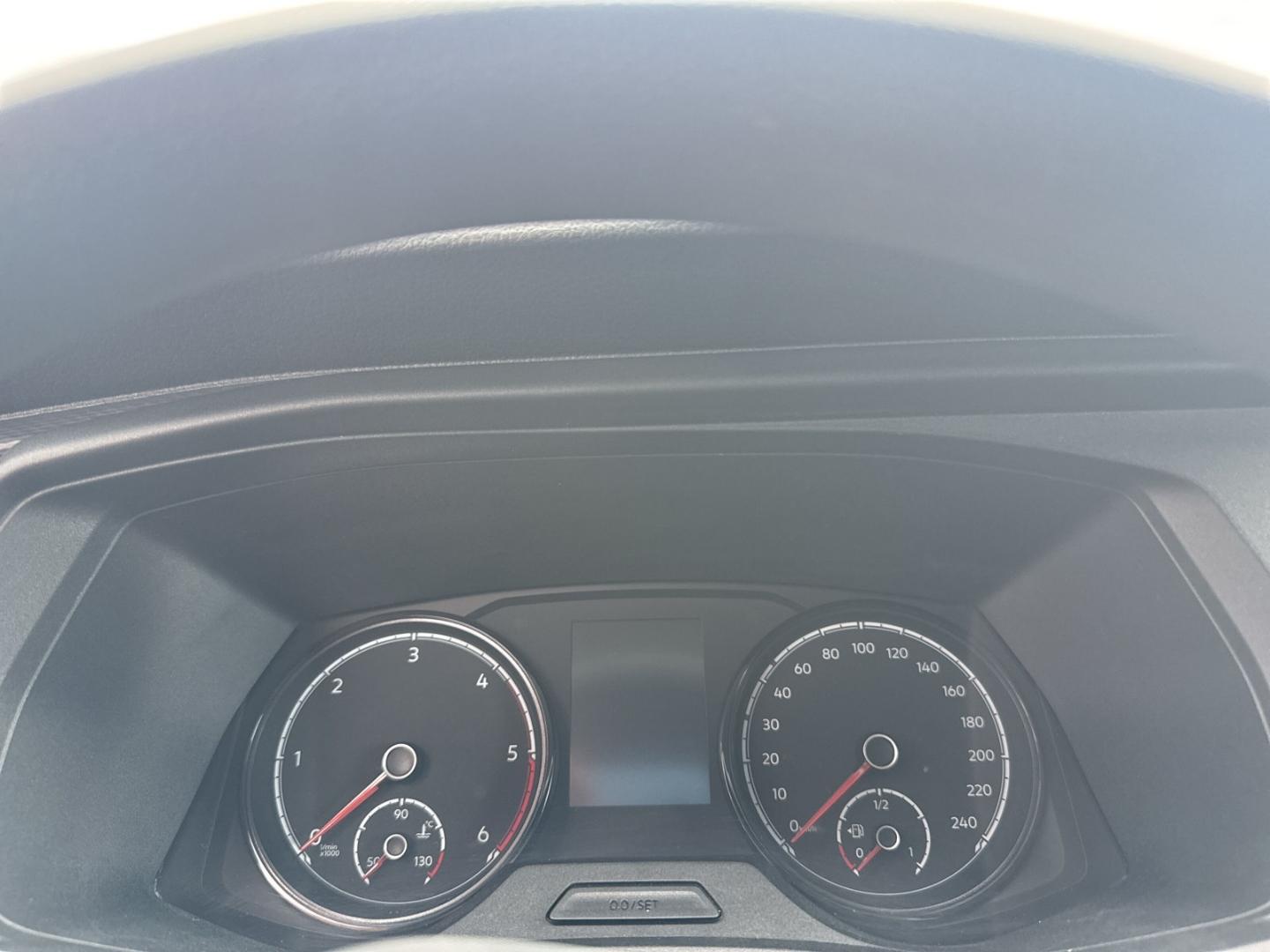Volkswagen T6.1 Kasten 2.0 TDI L1H1 AHK Navi LED Dyn. Kurve