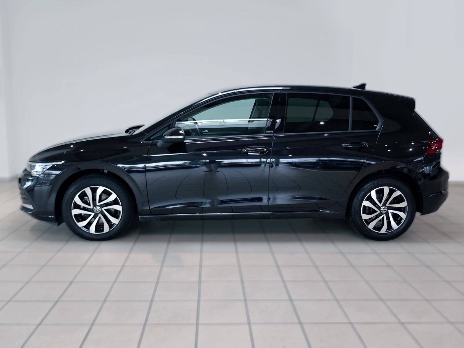 Fahrzeugabbildung Volkswagen Golf VIII Active 1.5 TSI | LED AHK RFK ACC Navi