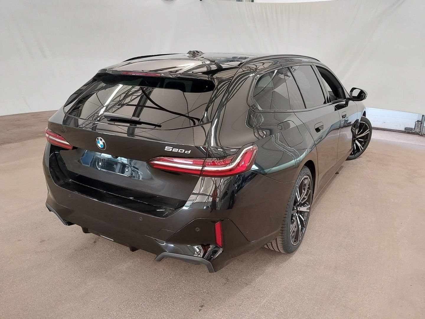 BMW 520d Touring M Sport Head-Up AHK Pano-Glasdac foto 2
