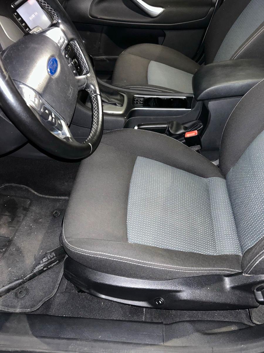 Ford Mondeo 2011 — photo 11
