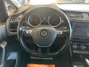 MYAUTOCENTER – Gebraucht- und Jahreswagen mit Werkstattservice in Pfaffenhofen Volkswagen Touran *7.SITZER*STANDHZ*MASSAGE*AHK*KEYLESS*