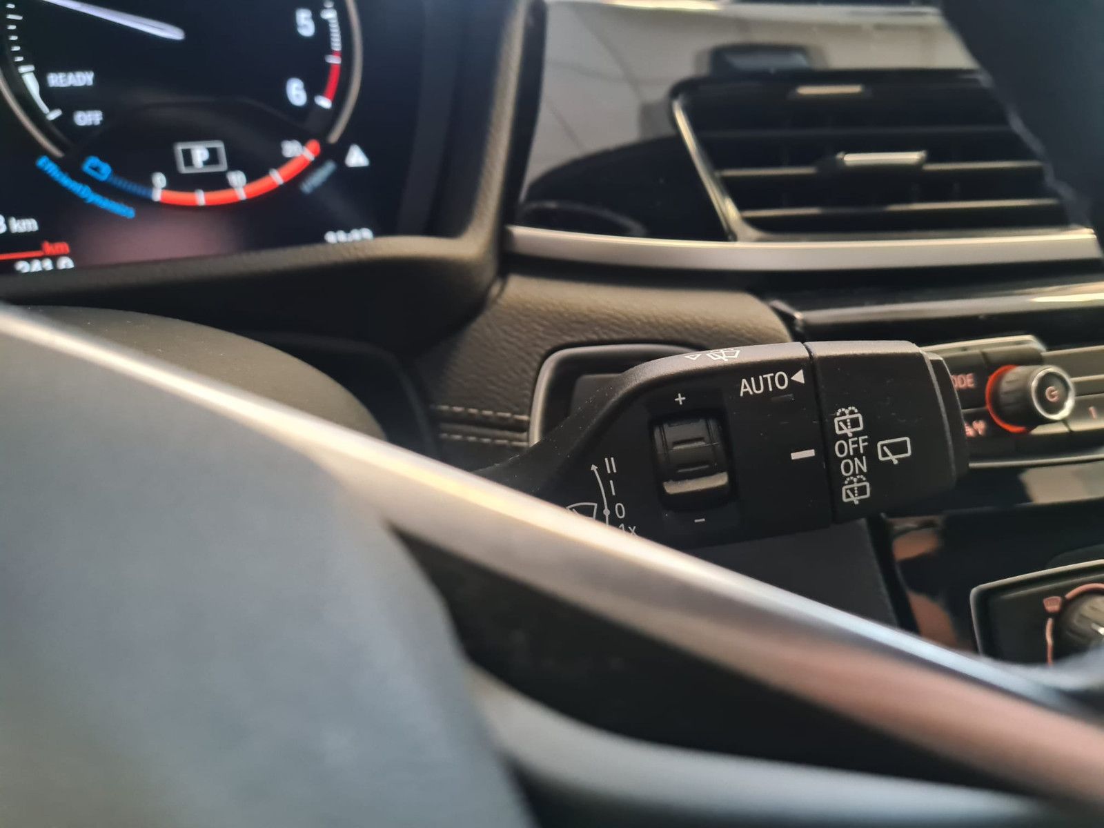 Fahrzeugabbildung BMW X2 sDrive 18 d / KAMERA / NAVI / LED