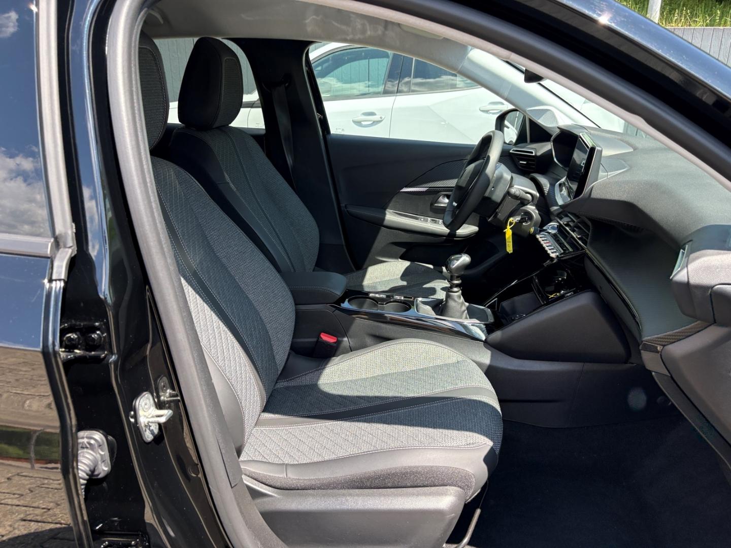 Peugeot 208 Allure NAVI, LED, KAMERA