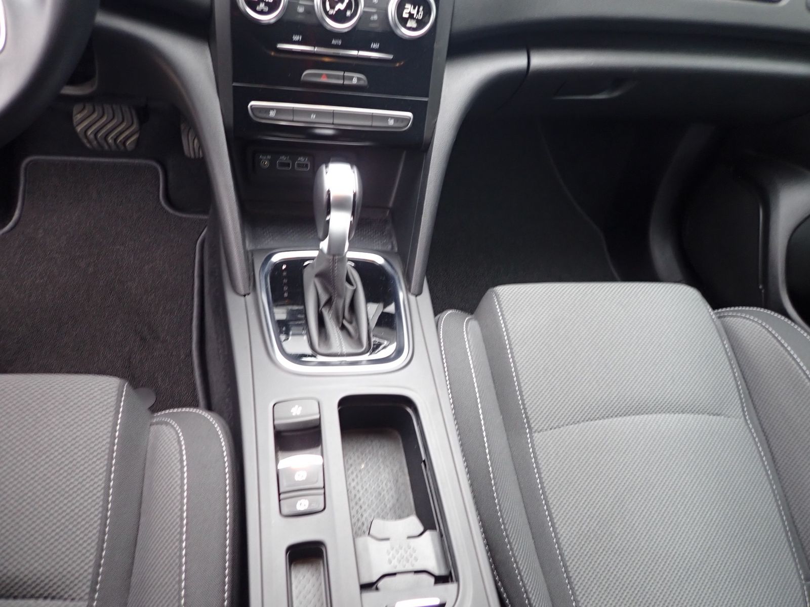 Fahrzeugabbildung Renault Megane E-TECH Grandtour Equilibre E-TECH PLUG-IN