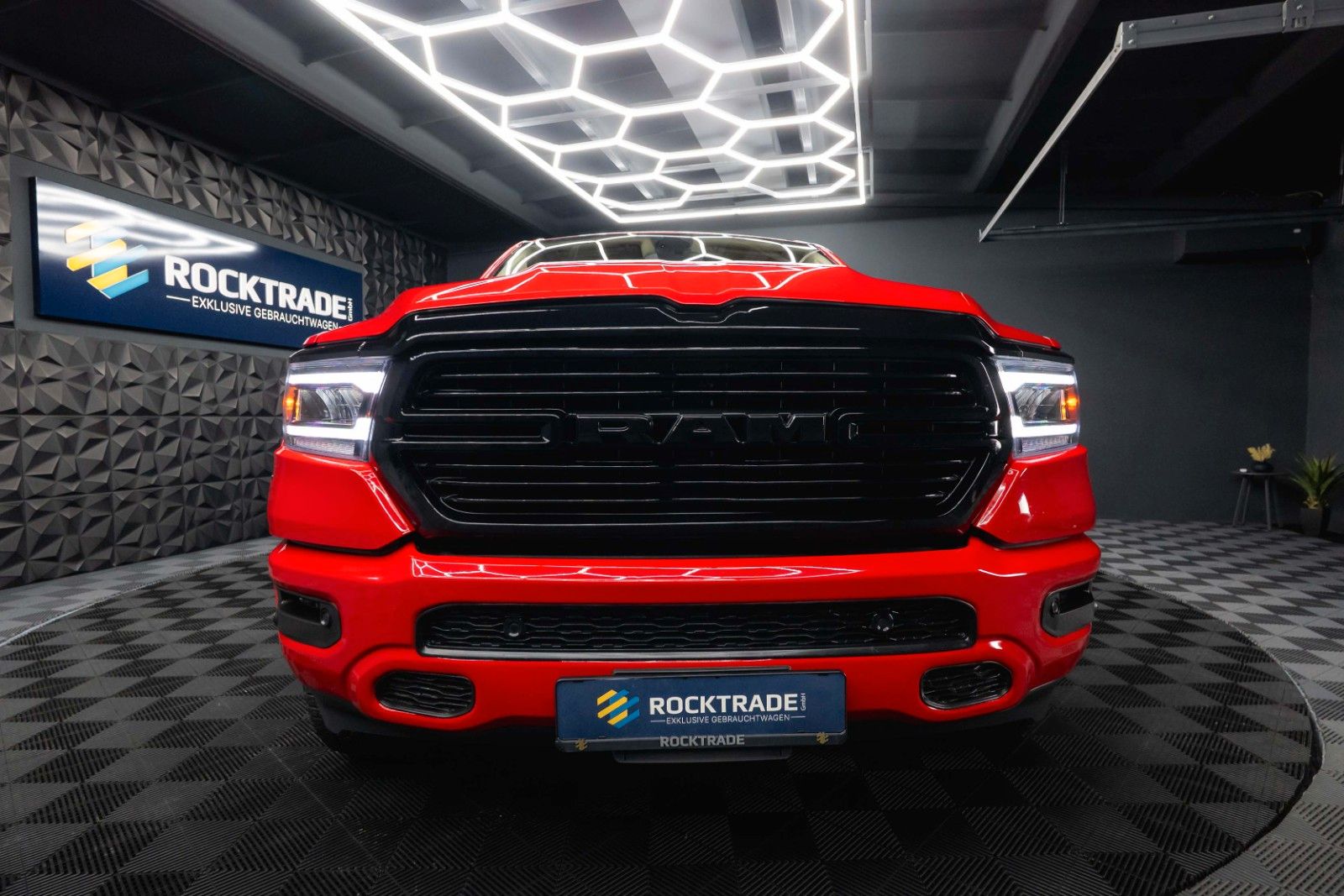 Fahrzeugabbildung Dodge RAM 5.7 V8 HEMI 4x4 LPG BRC Offroad Night-Paket
