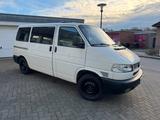 Volkswagen T4 Caravelle 2,5-l-Otto syncro, Scheckheft - VW T4 Caravelle mit Anhängerkupplung