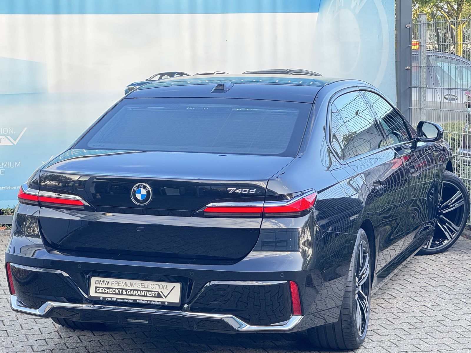 BMW 740d xDrive M Sport Pano TV StHzg Autobahnas B&W foto 3