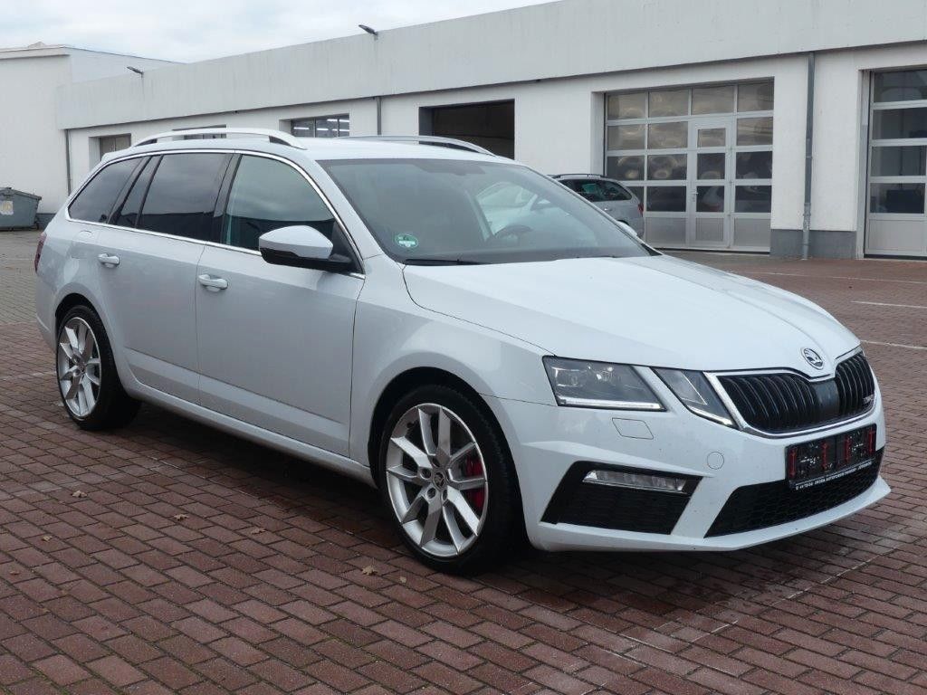 Fahrzeugabbildung SKODA Octavia Combi 2.0 TSI DSG RS *STANDHZG*KAMERA*