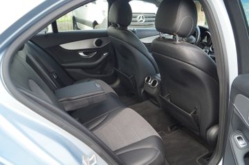 Mercedes-Benz C 180 Exclusive NAVI-AHK-TEILLEDER-SHZG-TEMPOMAT