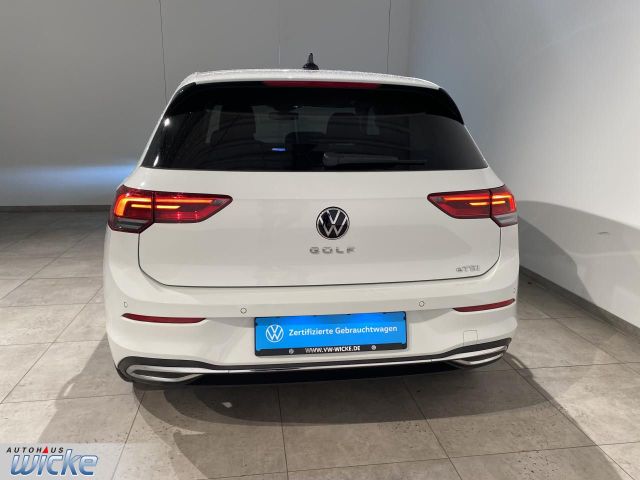 Golf VIII 1.5 TSI DSG Style NAVI KLIMA PDC LED
