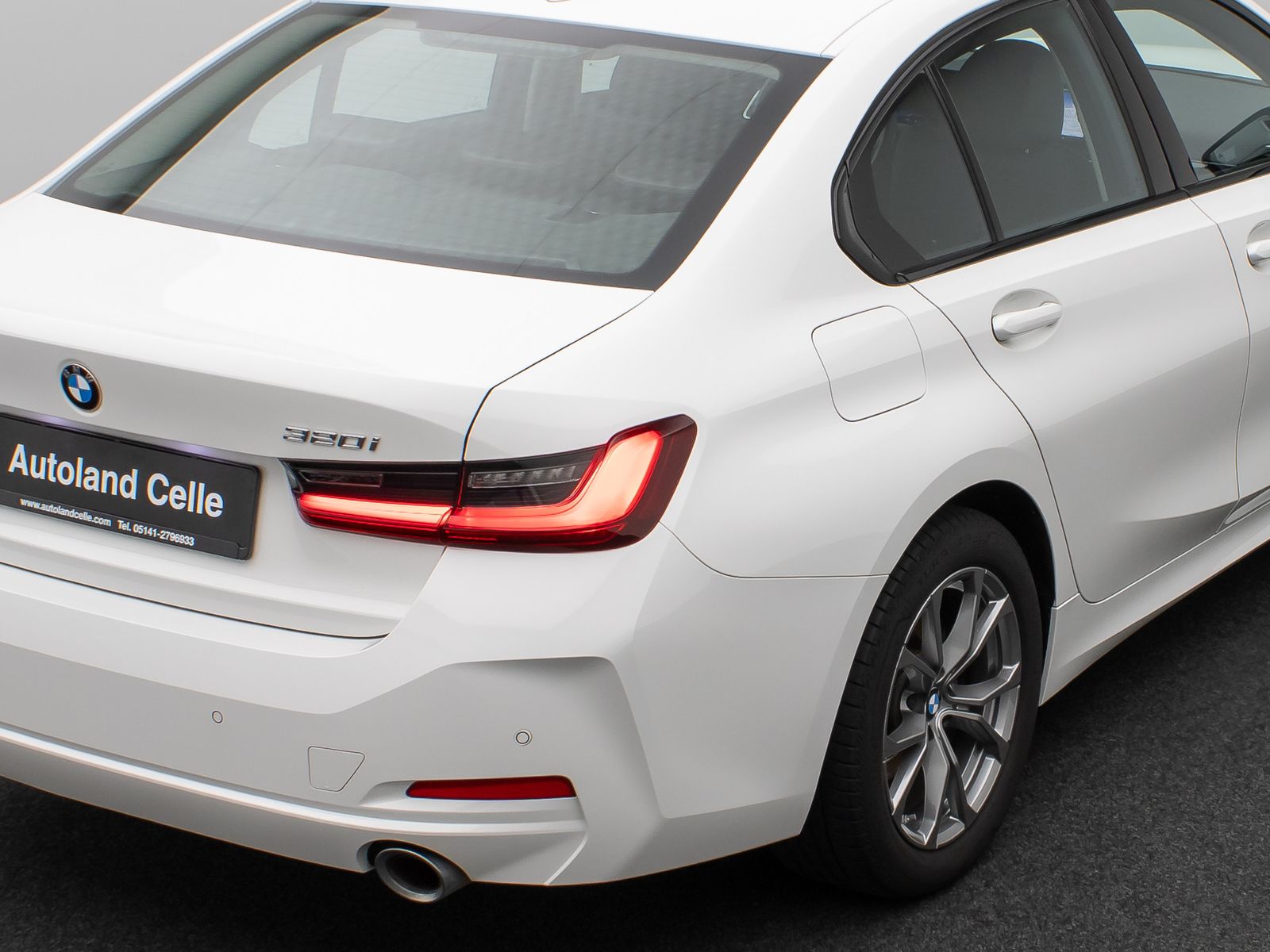 Fahrzeugabbildung BMW 320i xD DAB CockPit+ PDC DrivingAssit AHK Sport