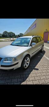Volkswagen VW PASSAT 3BG AHK TUV 8/26 - Volkswagen Passat aus 2001: Kombi