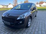 Peugeot 3008 Business-Line AHK Navi Pano PDCTempo Klima - Peugeot 3008 aus 2013