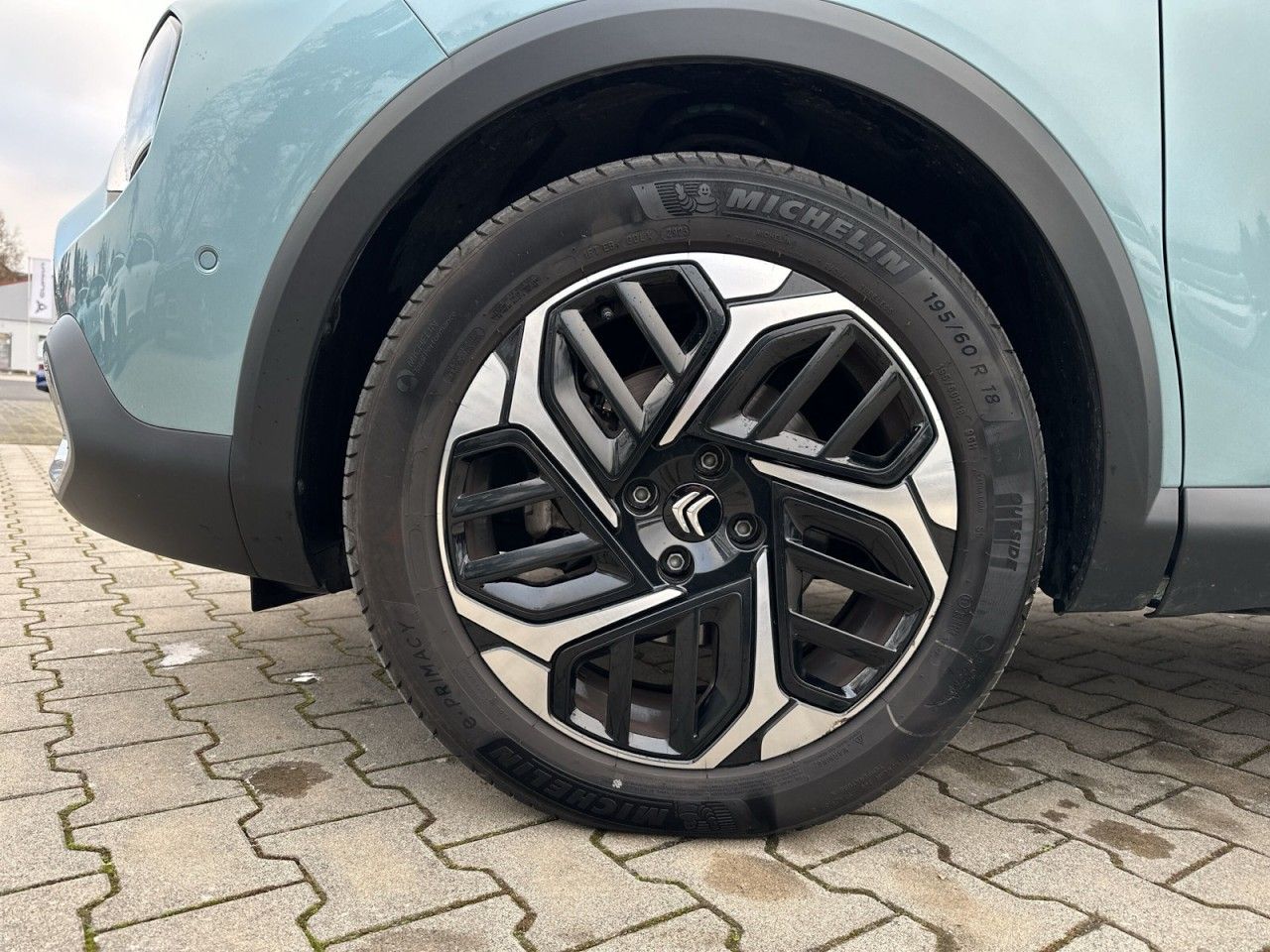 Fahrzeugabbildung Citroën C4 PureTech 130 SHINE